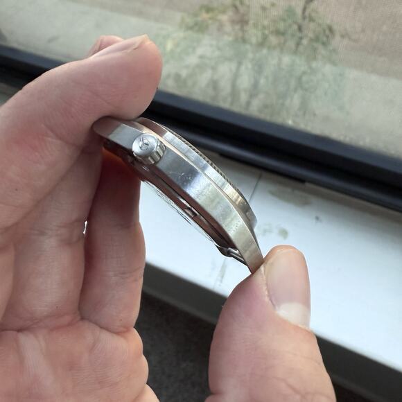 Nixon Clutch Exactly Stainless Steel Watch 34mm Japan Black Dial Date Quartz - Picture 4 of 9